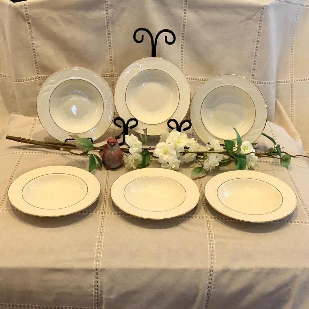 Lenox - Golden Sand Dune Salad/Pasta Bowl